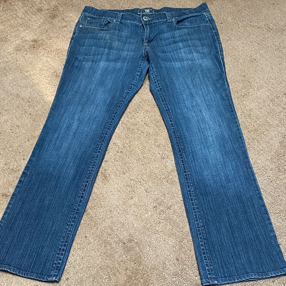 New York & Company Denim Size 14 Straight Leg JeansSleek Cotton Chic